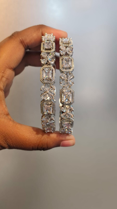 Premium Diamond-Cut AD Stone Bangle Set