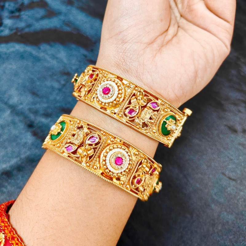 Premium Antique Collection Gold-Plated Bangle Set